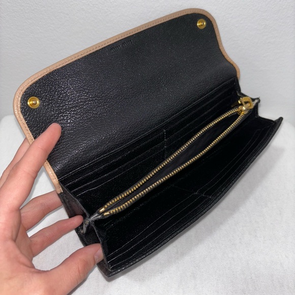 Beautiful Miu Miu long wallet with golden logo and golden snap button closures - Picture 4 of 4